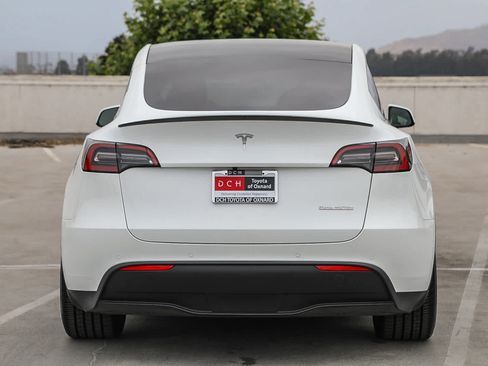 Used 2022 Tesla Model Y Performance AWD/4WD image 6