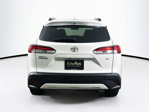 Used 2023 Toyota Corolla Cross LE image 5