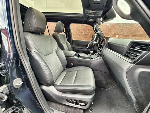 Used 2024 Lexus GX 550 w/ Accessory Package (2T) AWD/4WD image 28