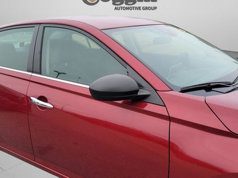 Used 2024 Nissan Altima 2.5 SV image 12