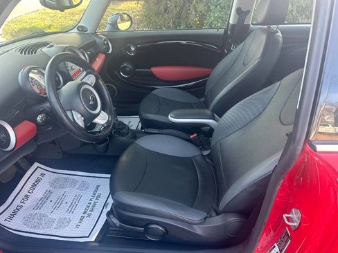 Used 2010 MINI Cooper Hardtop image 7