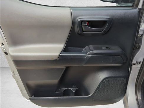 Used 2017 Toyota Tacoma SR image 26