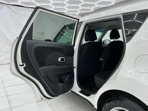 Used 2019 Kia Soul FWD image 22