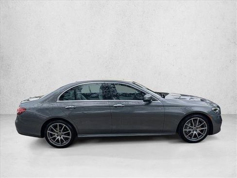 Used 2022 Mercedes-Benz E 350 Sedan image 4