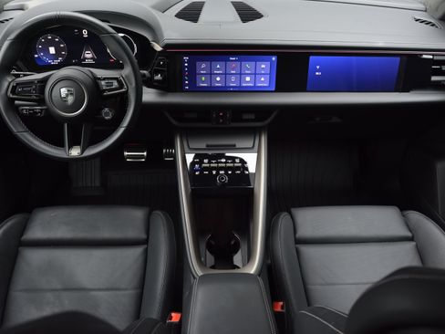 Certified 2025 Porsche Macan Turbo Electric AWD/4WD image 12