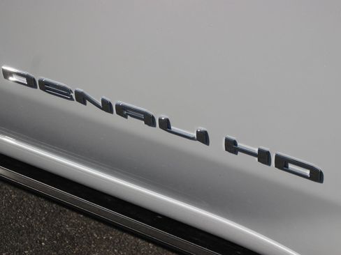 New 2026 GMC Sierra 2500 Denali Ultimate image 11