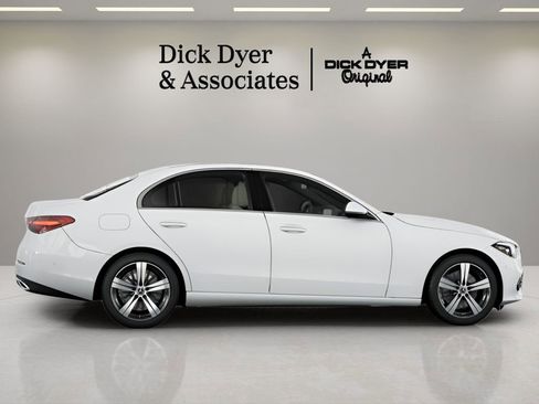 Used 2025 Mercedes-Benz C 300 Sedan image 5