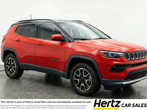 Used 2025 Jeep Compass Trailhawk AWD/4WD image 1