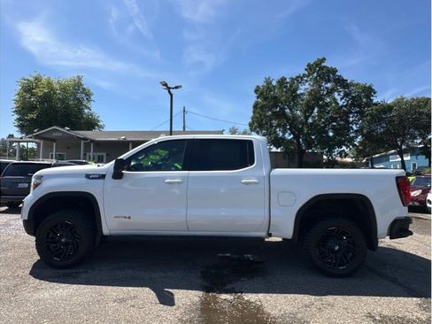 Used 2021 GMC Sierra 1500 AT4 w/ AT4 Premium Package AWD/4WD image 4