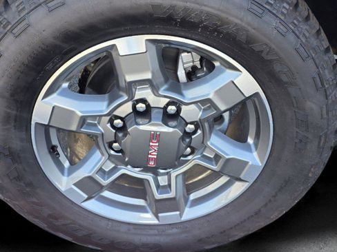 Used 2025 GMC Sierra 2500 SLT w/ SLT Convenience Package AWD/4WD image 12