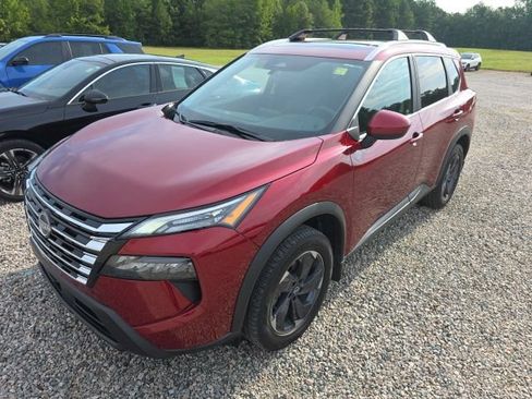 Used 2024 Nissan Rogue SV w/ SV Premium Package FWD image 3