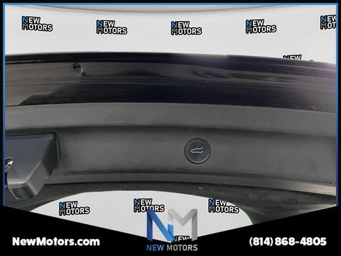 Used 2022 Tesla Model Y Long Range AWD/4WD image 13
