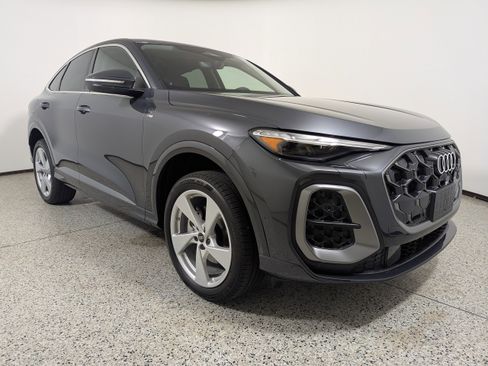 New 2025 Audi Q5 Premium Plus image 1