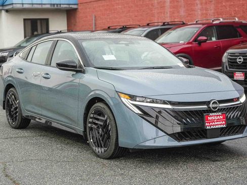 New 2026 Nissan Sentra SR w/ Floor Mat Package image 4