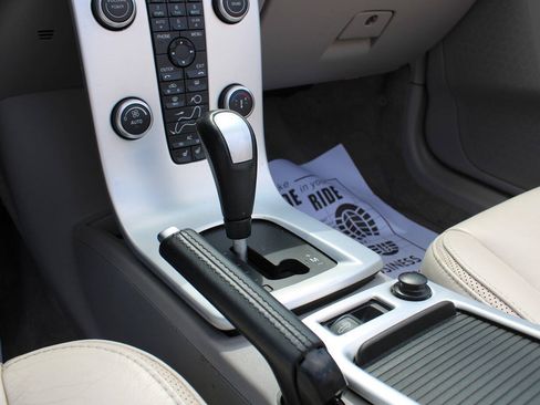 Used 2012 Volvo C70 T5 FWD image 19
