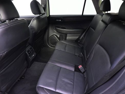 Used 2018 Subaru Outback 2.5i Limited AWD/4WD image 17