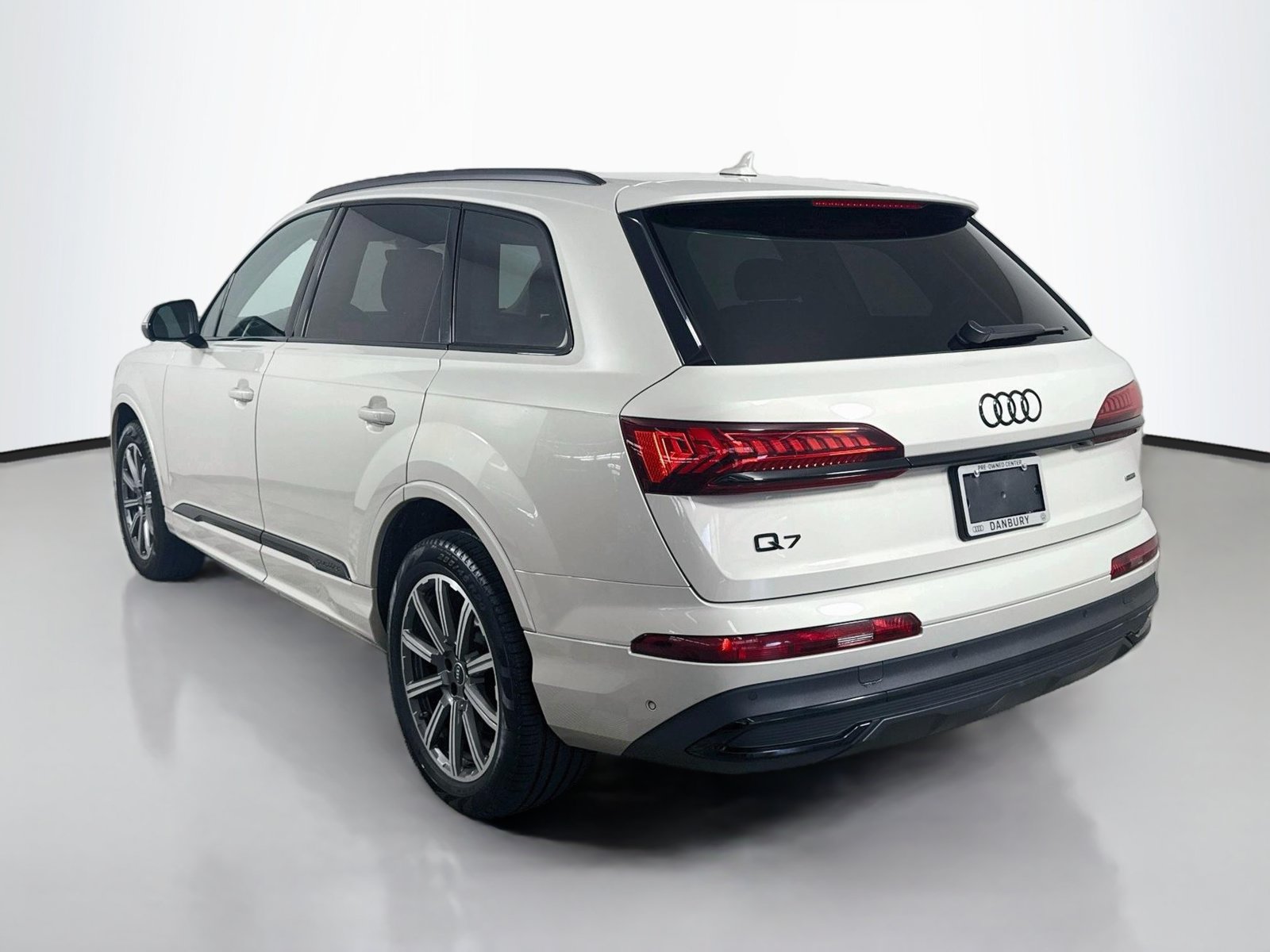 Used 2023 Audi Q7 2.0T Premium Plus AWD/4WD image 3
