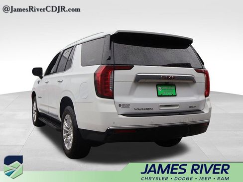 Used 2024 GMC Yukon SLT AWD/4WD image 3