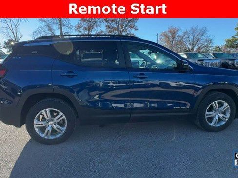 Used 2022 GMC Terrain SLE w/ Driver Convenience Package image 11