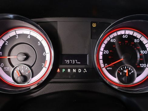 Used 2019 Dodge Grand Caravan SE w/ UConnect Hands-Free Group image 4