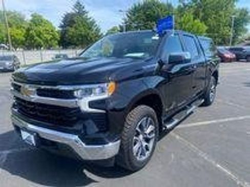 Used 2022 Chevrolet Silverado 1500 LT AWD/4WD image 11