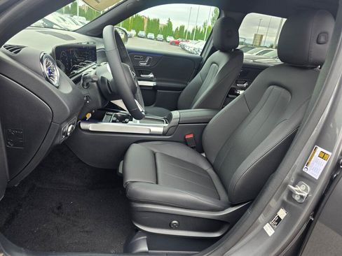 New 2026 Mercedes-Benz GLB 250 4MATIC image 13