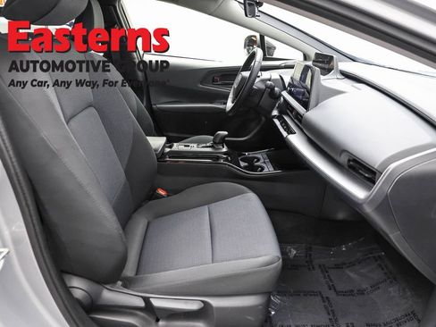 Used 2025 Toyota Prius LE FWD image 22
