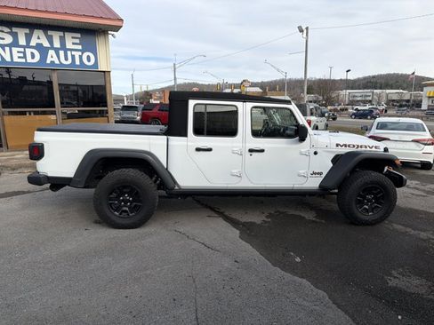 Used 2023 Jeep Gladiator Mojave w/ Cold Weather Group image 3