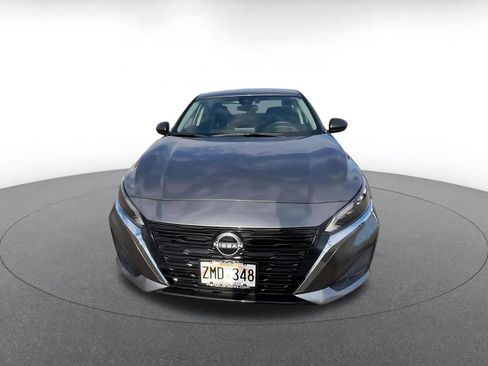 Used 2025 Nissan Altima 2.5 SV FWD image 4
