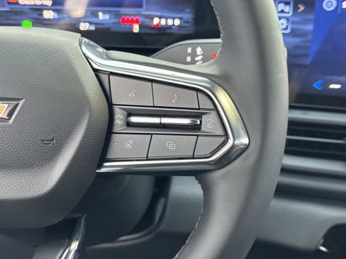 New 2025 Chevrolet Silverado EV LT image 10