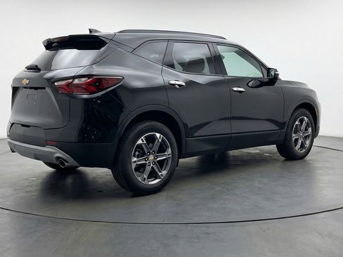 Used 2025 Chevrolet Blazer LT FWD image 9