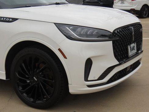 Used 2026 Lincoln Aviator Reserve w/ Jet Appearance Package RWD image 5