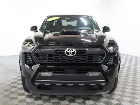 Certified 2025 Toyota Tacoma TRD Sport AWD/4WD image 9
