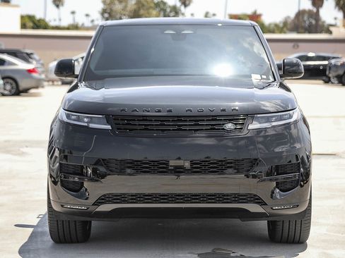 Used 2025 Land Rover Range Rover Sport SE AWD/4WD image 2