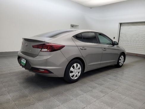 Used 2020 Hyundai Elantra SE w/ Cargo Package (C1) image 9