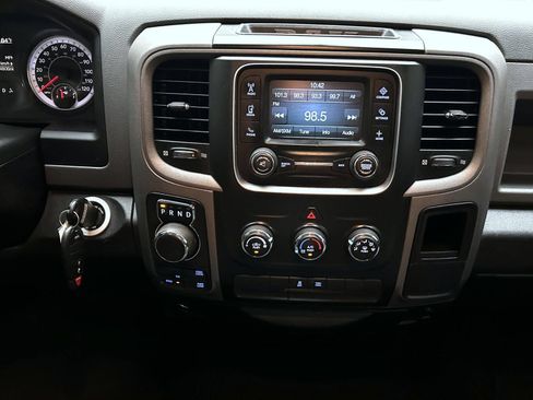 Used 2018 RAM 1500 Express w/ Express Value Package AWD/4WD image 13