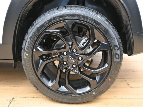 Used 2024 Chevrolet Trax RS FWD image 10
