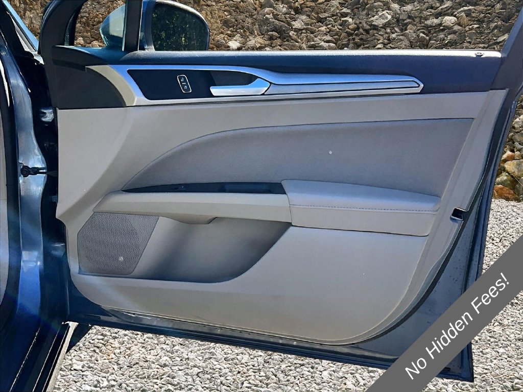 Used 2019 Ford Fusion SE FWD image 21