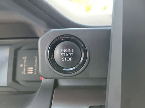 Used 2024 Toyota Tacoma SR5 AWD/4WD image 30