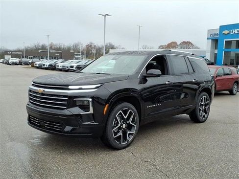New 2026 Chevrolet Traverse High Country w/ LPO, Floor Liner Package FWD image 3