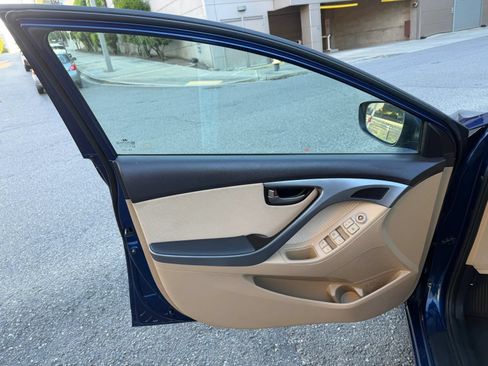 Used 2013 Hyundai Elantra GLS w/ Preferred Pkg FWD image 27