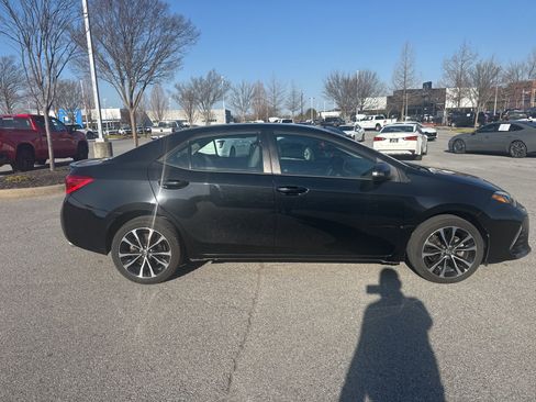 Used 2017 Toyota Corolla SE w/ Carpet Mat Package (TMS) image 4