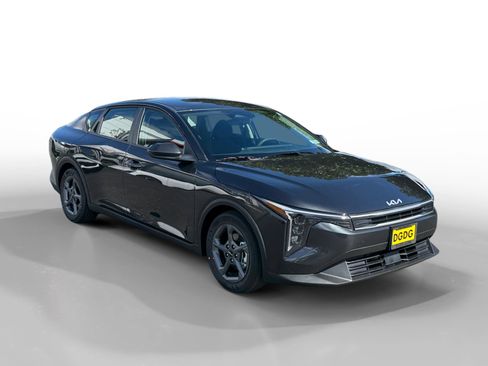 New 2026 Kia K4 LXS image 7