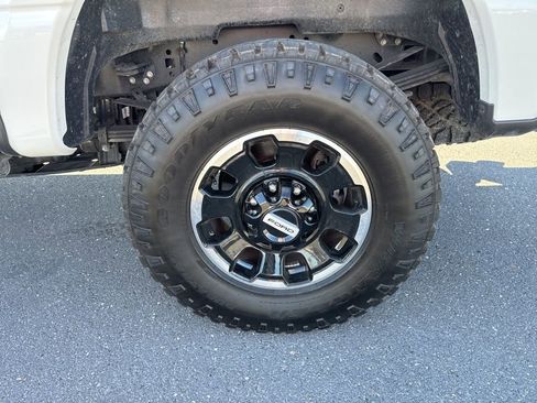 Used 2025 Ford F350 Platinum w/ Platinum Plus Package image 12