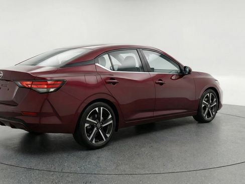 Used 2025 Nissan Sentra SV FWD image 9