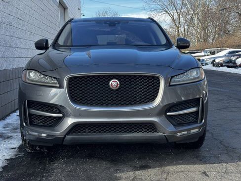 Used 2017 Jaguar F-PACE R-Sport image 12