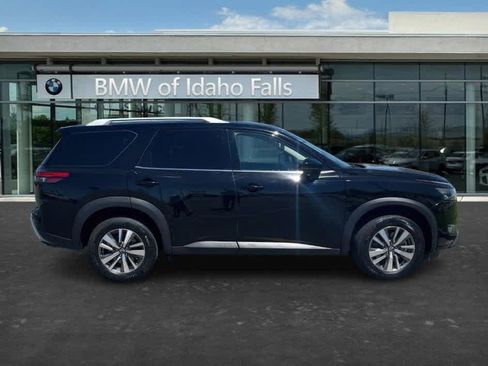 Used 2025 Nissan Pathfinder SL AWD/4WD image 8