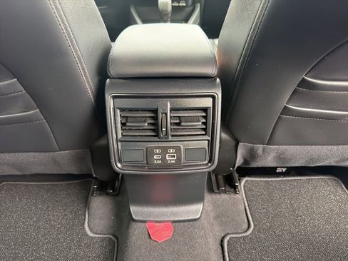 Certified 2025 Subaru Forester Limited image 27