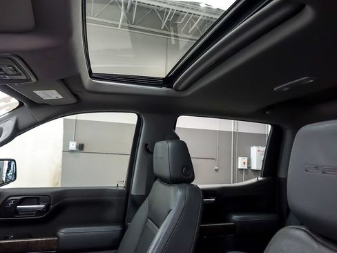 Used 2021 GMC Sierra 1500 Denali w/ Denali Premium Package AWD/4WD image 11