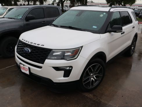 Used 2018 Ford Explorer Sport w/ Equipment Group 401A AWD/4WD image 6
